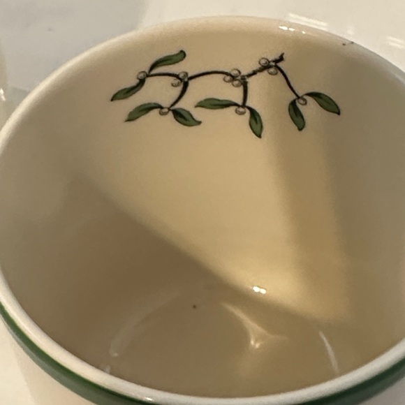 Four Spode 9oz Festive Christmas Tree Mugs with Green Trim - Picture 5 of 8